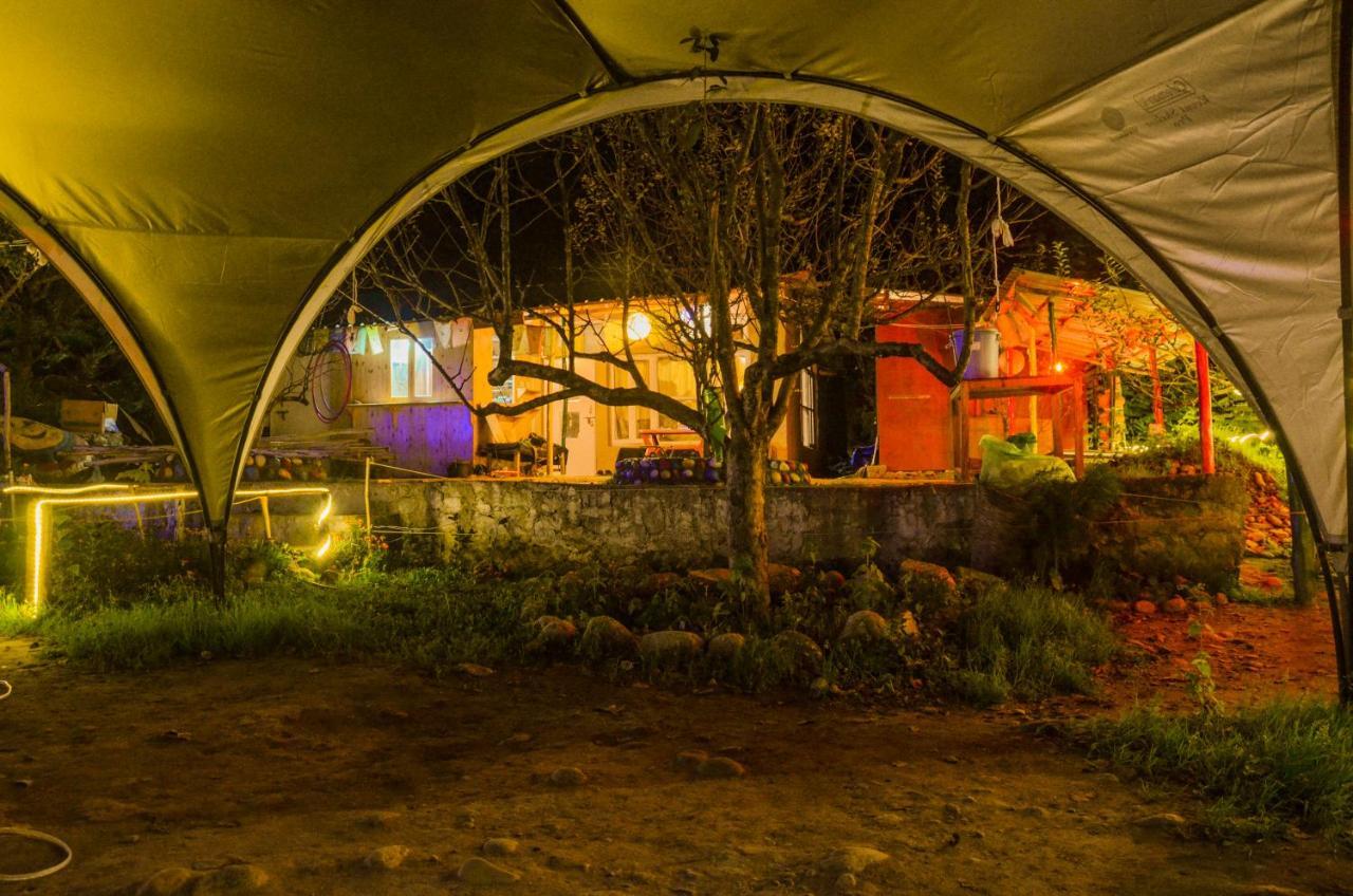 Himtrek Riverside Camps & Hostel Manali Esterno foto