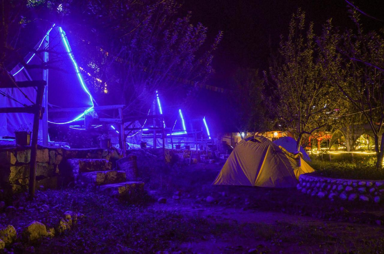 Himtrek Riverside Camps & Hostel Manali Esterno foto